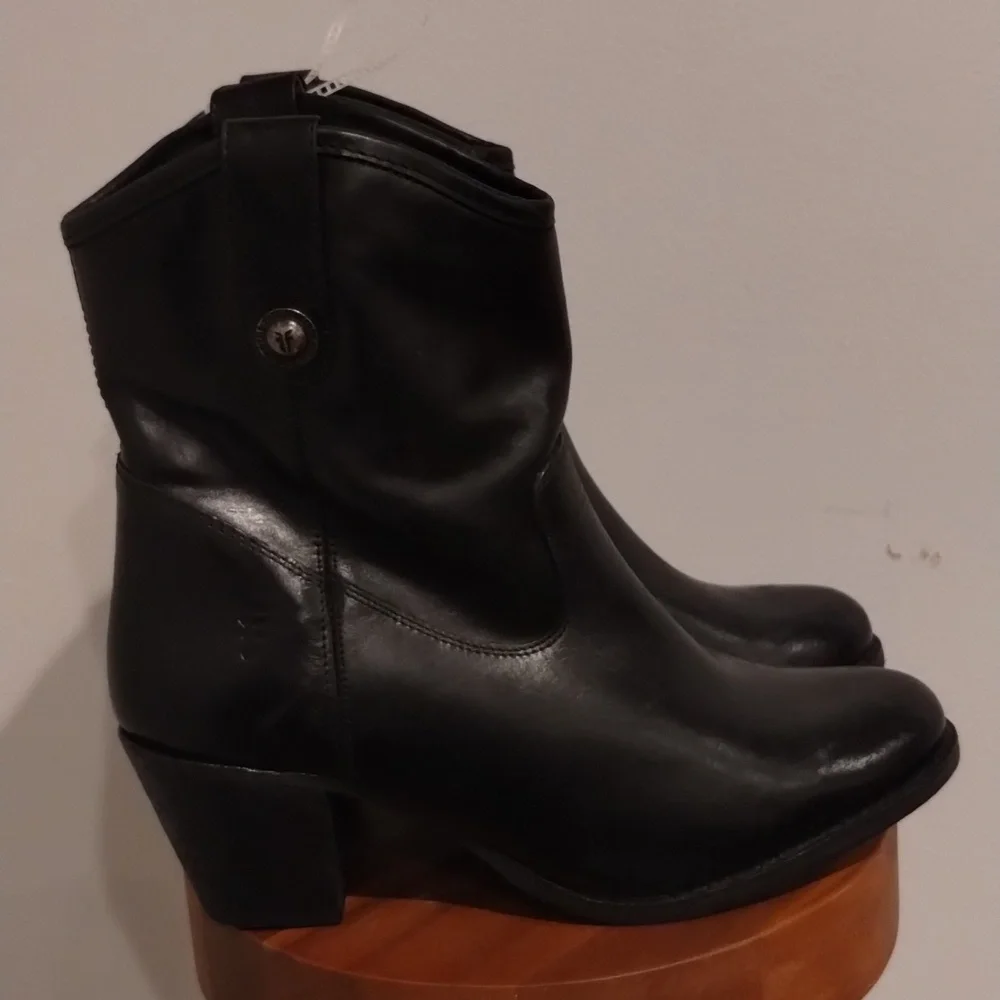 Frye Short Leather Black Boots Size 9 Jackie Button Wedge Boots NWT - Picture 6 of 6